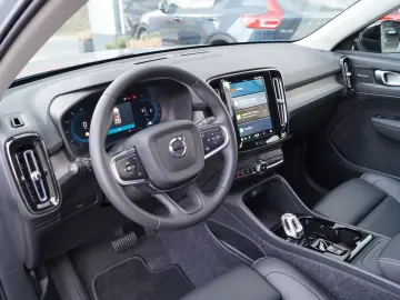 VOLVO XC40 B3 Benzin 2WD Plus Dark DKG Leder AHK Pixel