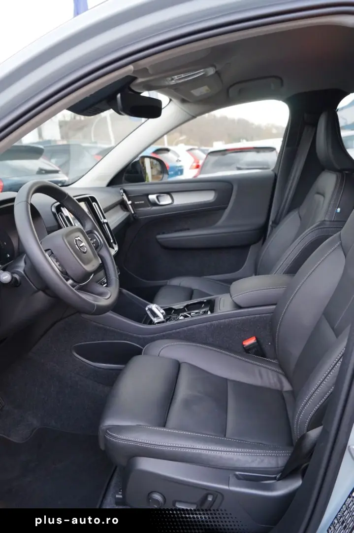 VOLVO XC40 B3 Benzin 2WD Plus Dark DKG Leder AHK Pixel