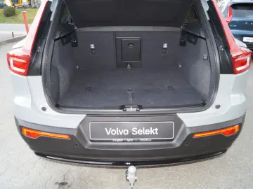 VOLVO XC40 B3 Benzin 2WD Plus Dark DKG Leder AHK Pixel