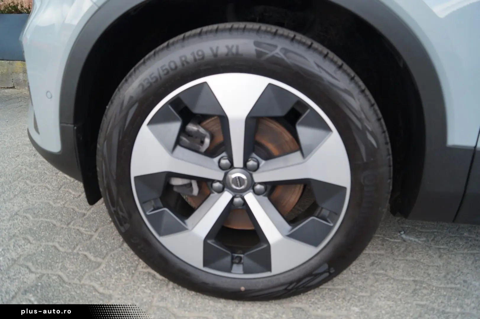 VOLVO XC40 B3 Benzin 2WD Plus Dark DKG Leder AHK Pixel