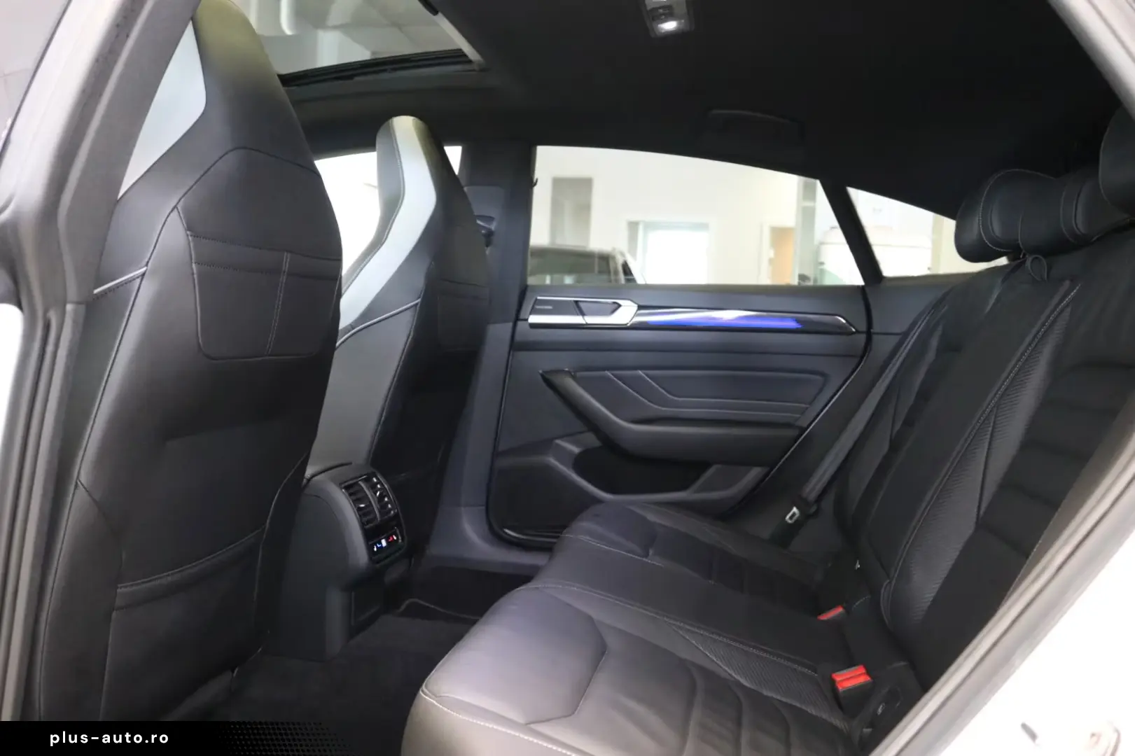 Volkswagen Arteon R-Line 4M DCC HUD Matrix Pano 360  Memory