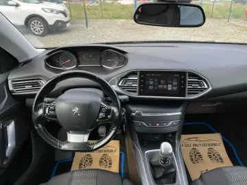 Peugeot 308  2017