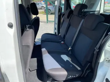 Opel Combo  2015