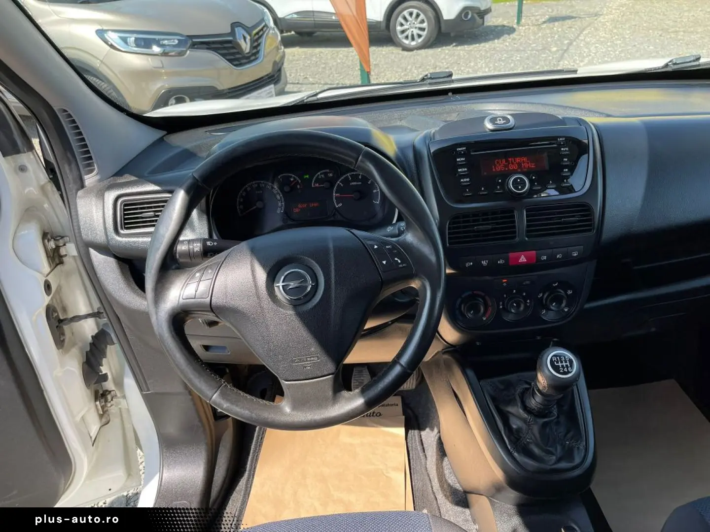 Opel Combo  2015