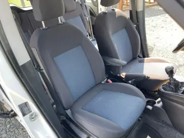 Opel Combo  2015
