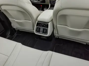 Maserati Grecale Trofeo VERDE ROYALE