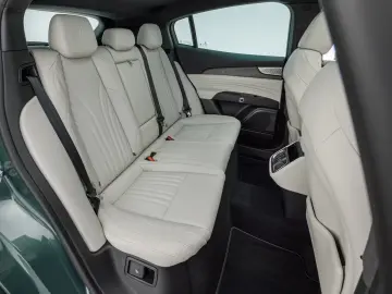 Maserati Grecale Trofeo VERDE ROYALE