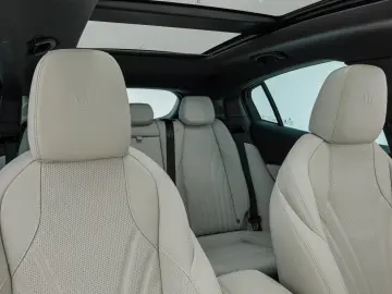 Maserati Grecale Trofeo VERDE ROYALE