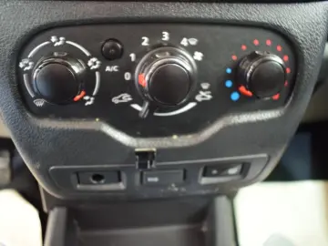 DACIA DOKKER Express Blue dCi 95 Essential