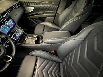 Maserati Grecale Modena HeadUp Leather Pano Camera Air ACC