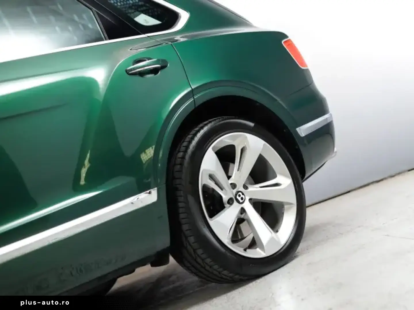 Bentley Bentayga V8 Diesel Burnt Oak Verdant