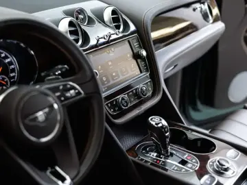 Bentley Bentayga V8 Diesel Burnt Oak Verdant