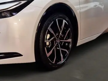 Toyota Prius Plug-in Hybrid Executive