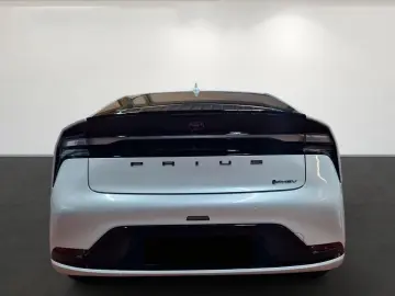 Toyota Prius Plug-in Hybrid Executive