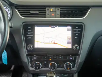 Skoda Octavia 1.6TDI DSG7 Combi  Business