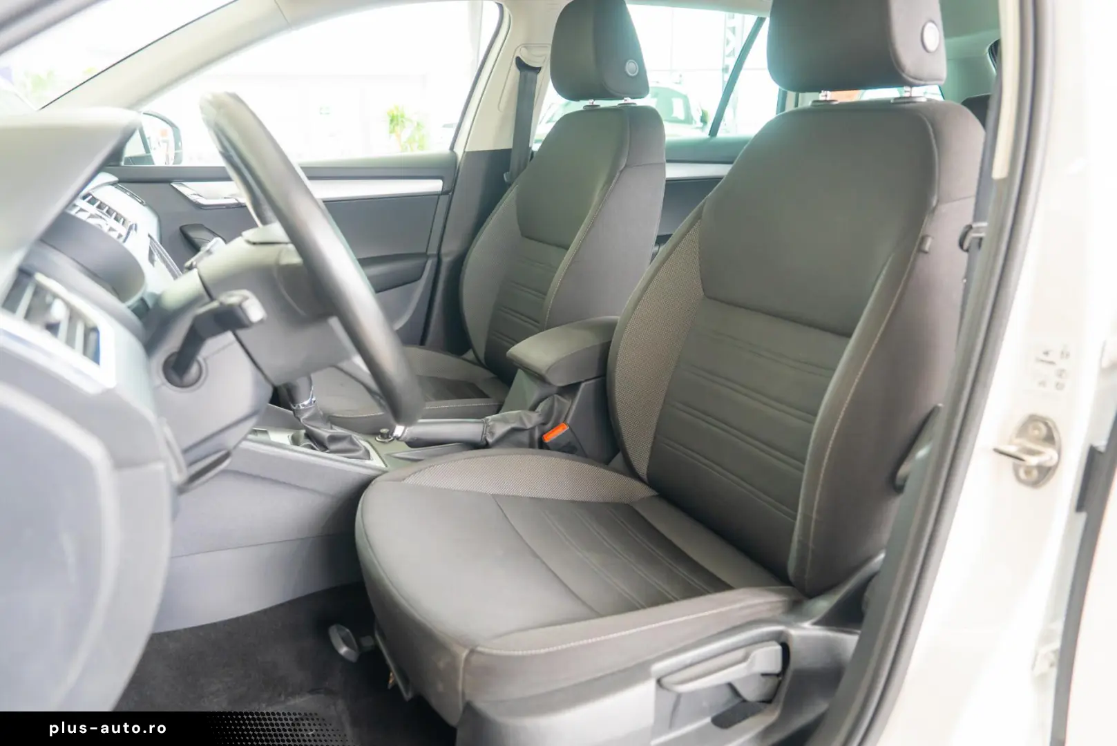 Skoda Octavia 1.6TDI DSG7 Combi  Business