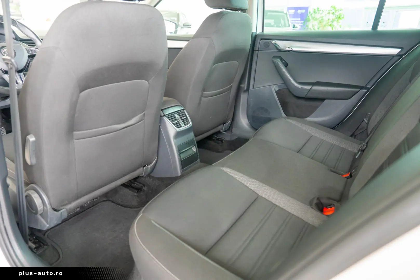 Skoda Octavia 1.6TDI DSG7 Combi  Business