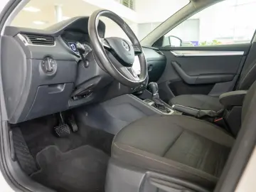 Skoda Octavia 1.6TDI DSG7 Combi  Business