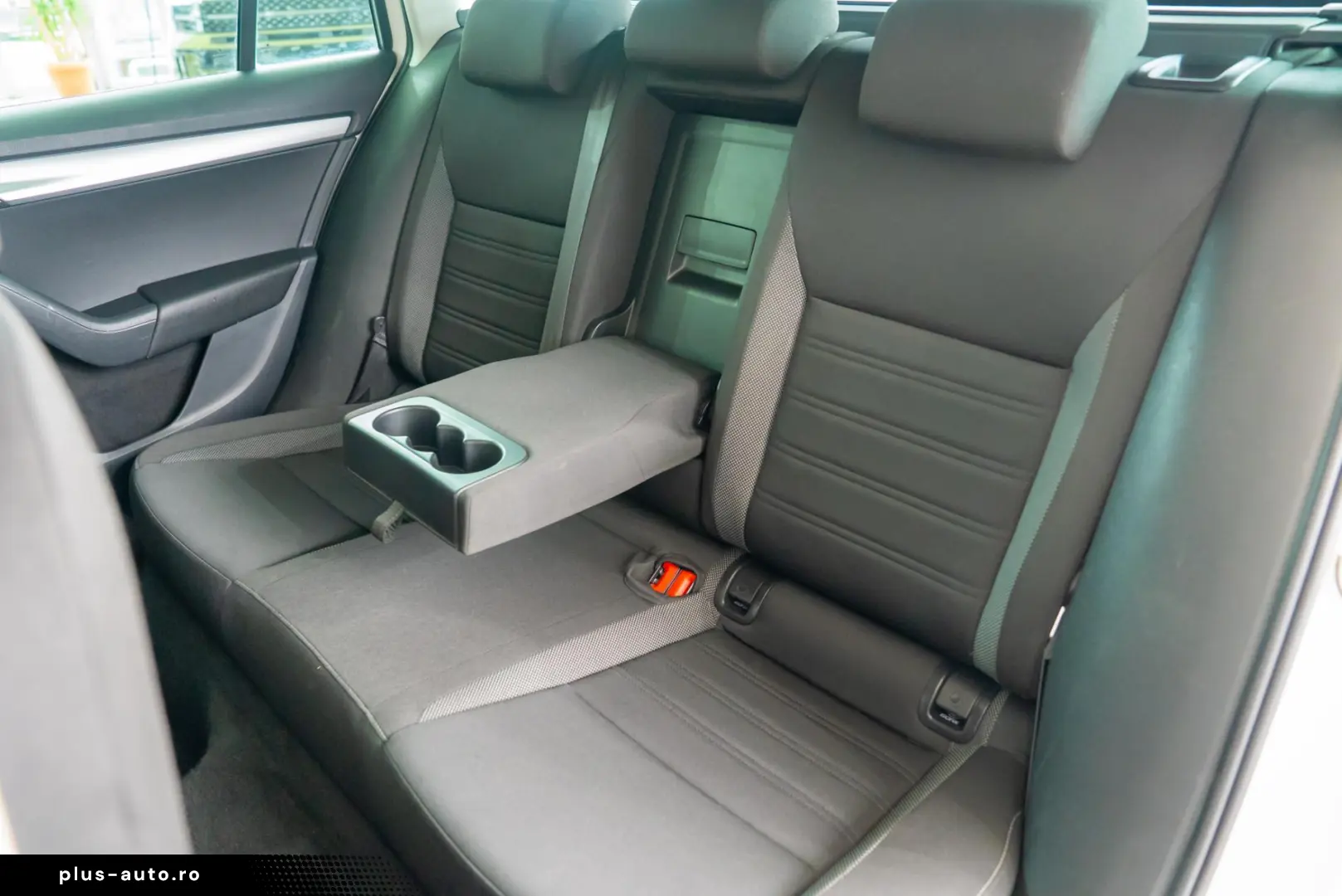 Skoda Octavia 1.6TDI DSG7 Combi  Business