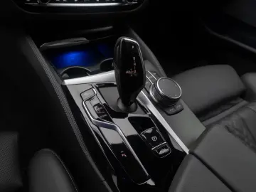 BMW 540i xD M Sport H K Kamera HUD