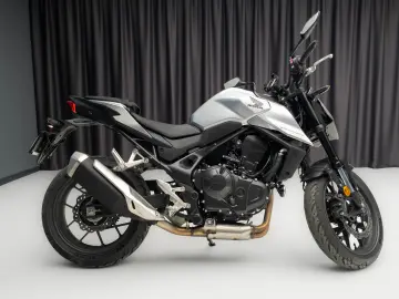 Honda Hornet 750 - 2025
