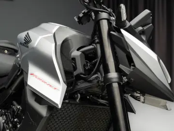 Honda Hornet 750 - 2025