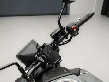 Honda Hornet 750 - 2025