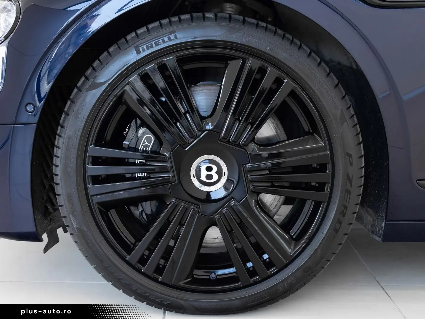 Bentley Flying Spur Azure (MY26) von BENTLEY