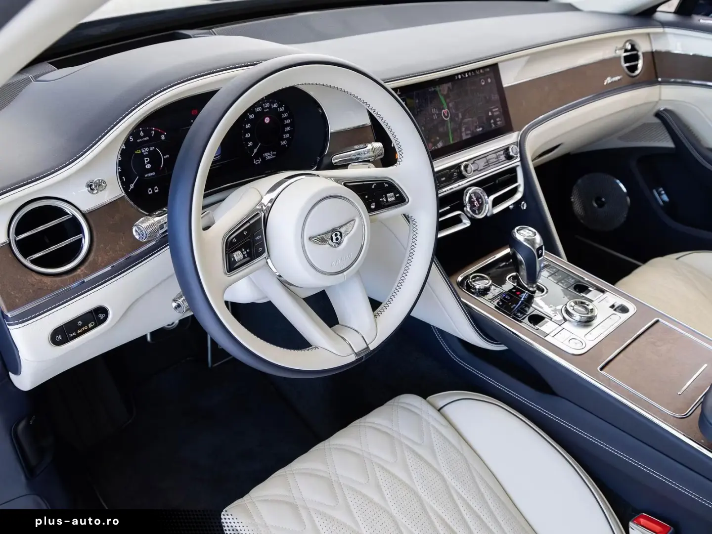 Bentley Flying Spur Azure (MY26) von BENTLEY