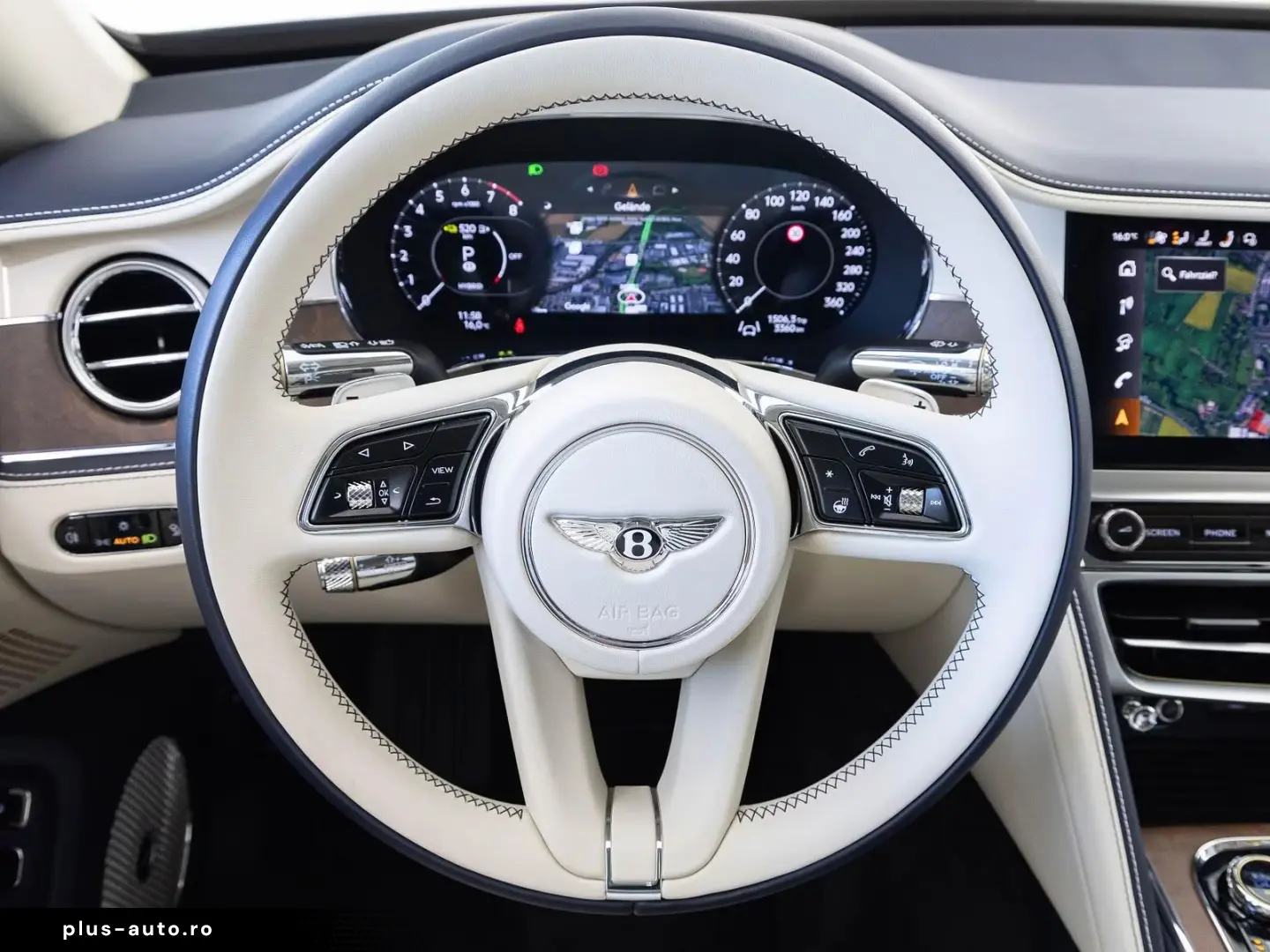 Bentley Flying Spur Azure (MY26) von BENTLEY