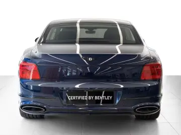 Bentley Flying Spur Azure (MY26) von BENTLEY