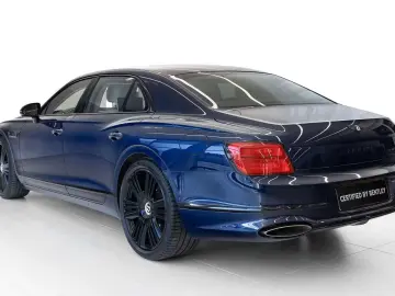 Bentley Flying Spur Azure (MY26) von BENTLEY