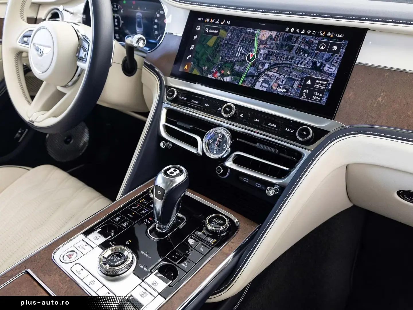 Bentley Flying Spur Azure (MY26) von BENTLEY