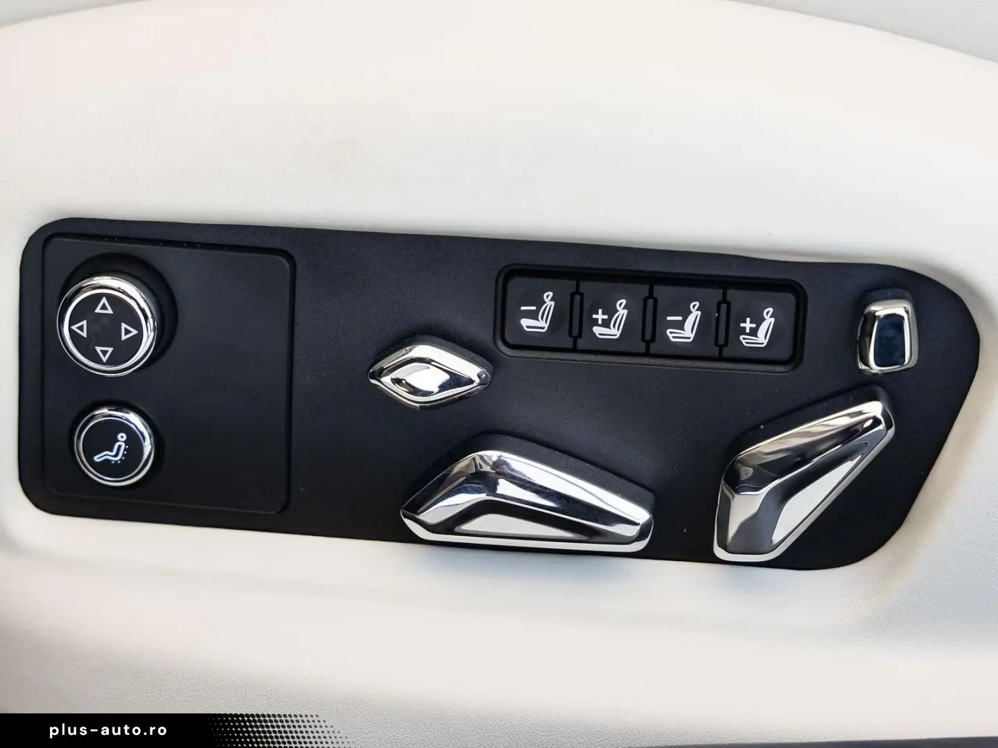 Bentley Flying Spur Azure (MY26) von BENTLEY