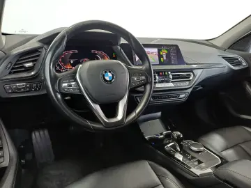 BMW Seria 1 118i  136CP Aut Luxury Line