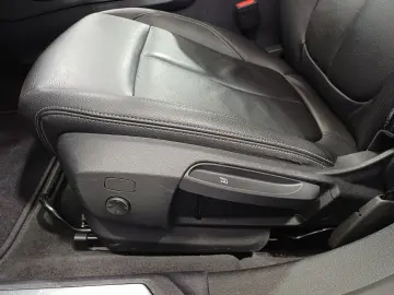 BMW Seria 1 118i  136CP Aut Luxury Line