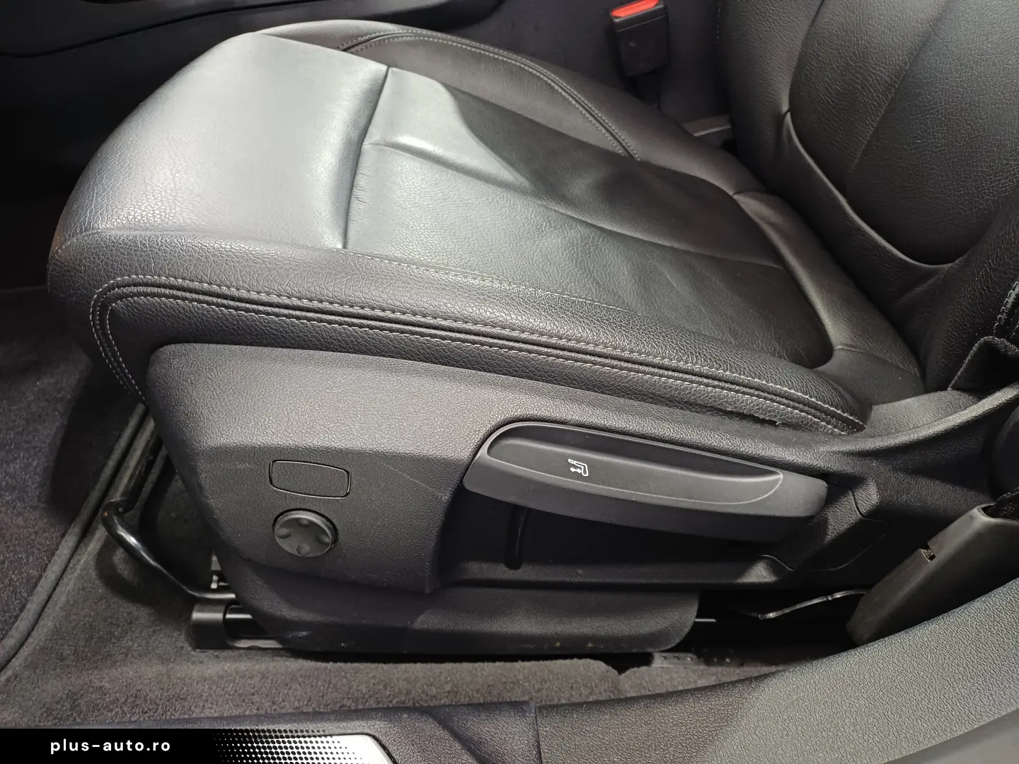 BMW Seria 1 118i  136CP Aut Luxury Line