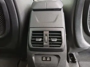 BMW Seria 1 118i  136CP Aut Luxury Line