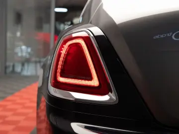Rolls-Royce Wraith    2 Tone   V12   Sunroof   Bespoke