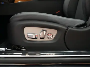 Rolls-Royce Wraith    2 Tone   V12   Sunroof   Bespoke