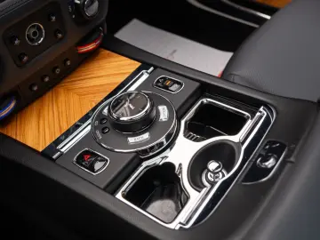 Rolls-Royce Wraith    2 Tone   V12   Sunroof   Bespoke