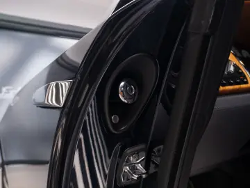 Rolls-Royce Wraith    2 Tone   V12   Sunroof   Bespoke