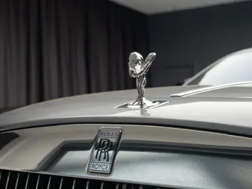 Rolls-Royce Wraith    2 Tone   V12   Sunroof   Bespoke