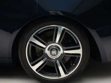 Rolls-Royce Wraith    2 Tone   V12   Sunroof   Bespoke