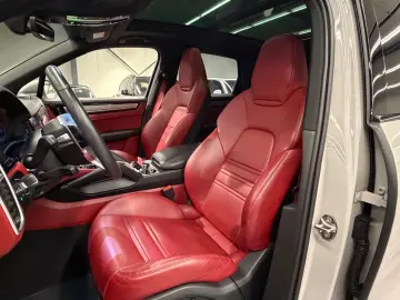 PORSCHE Cayenne Platinum Edition ACC Standheiz Pano