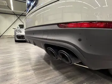 PORSCHE Cayenne Platinum Edition ACC Standheiz Pano