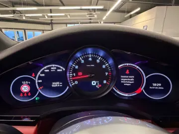 PORSCHE Cayenne Platinum Edition ACC Standheiz Pano