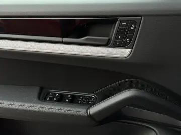 PORSCHE Cayenne S PANO PASM SHZ