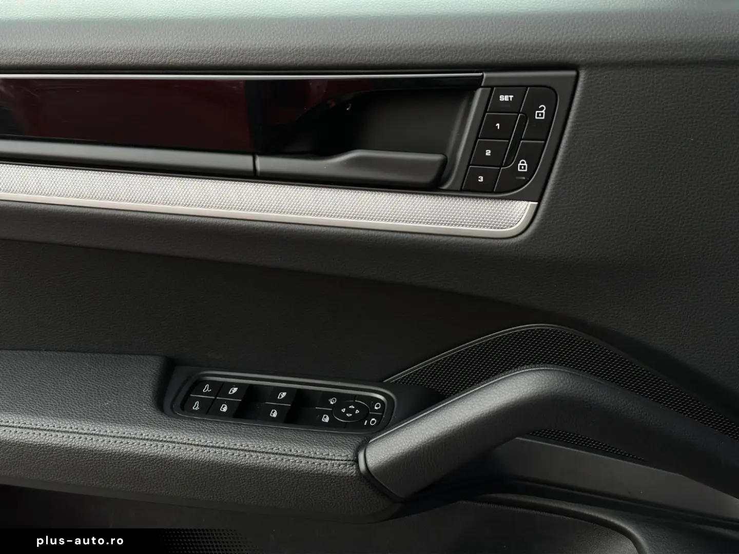 PORSCHE Cayenne S PANO PASM SHZ