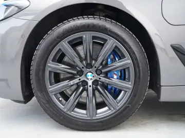 BMW 545e xDrive Limousine (M-Sport Navi HUD H K ACC)